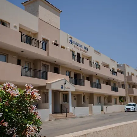 Anna's Place 2b, Paphos, Pool