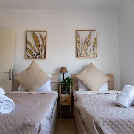 Anna's Place 2b, Paphos, Pool Пафос