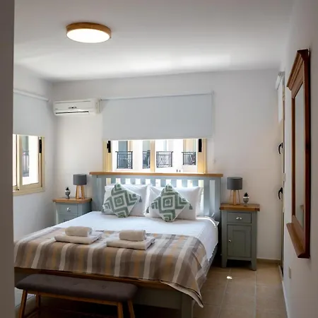 Anna's Place 2b, Paphos, Pool *