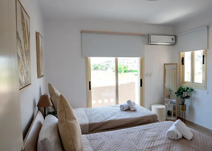 Apartment Anna's Place 2b, Paphos, Pool