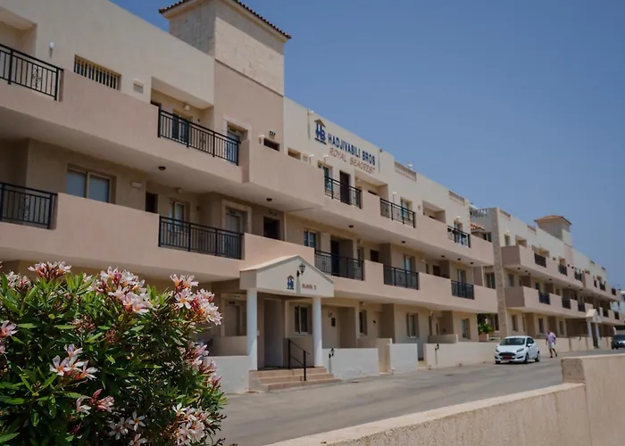 Anna's Place 2b, Paphos, Pool