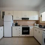 Anna's Place 2b, Paphos, Pool Apartment Paphos