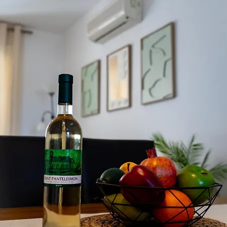 Anna's Place 2b, Paphos, Pool Apartment