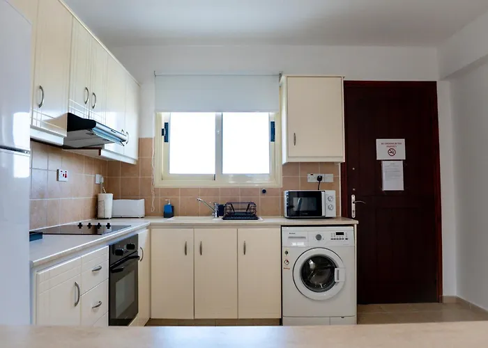 Anna's Place 2b, Paphos, Pool דירה