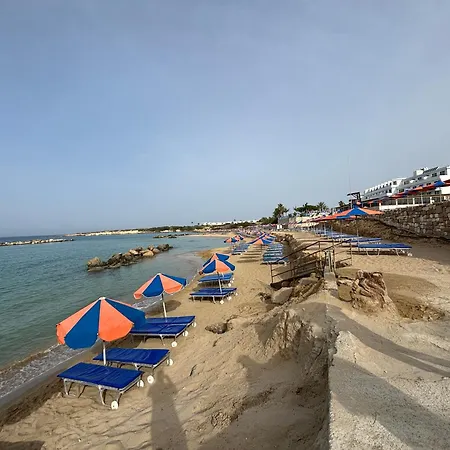 Anna's Place 2b, Paphos, Pool Apartamento