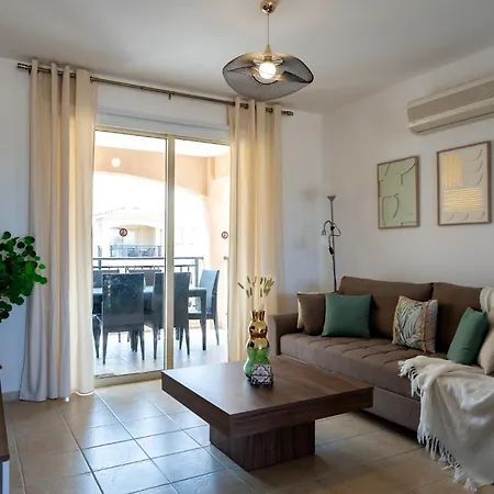 Anna's Place 2b, Paphos, Pool Apartamento *